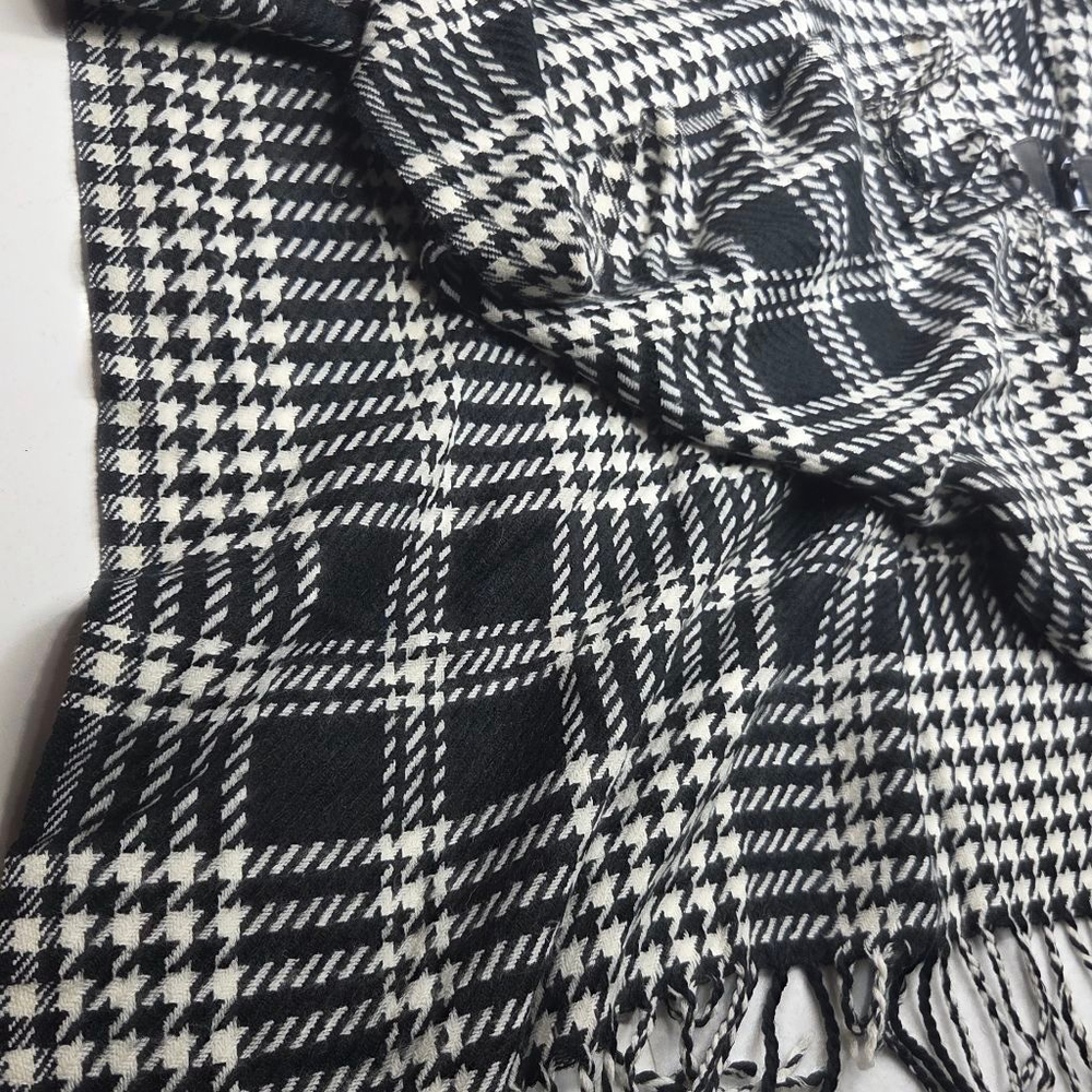 Women's Black & White Houndstooth Poncho OSFM - Picture 3 of 8
